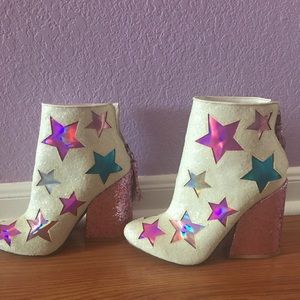 YRU Jem Boots Size 8 US